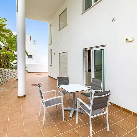 Charming Cliff Side With Stunning Views Daire *