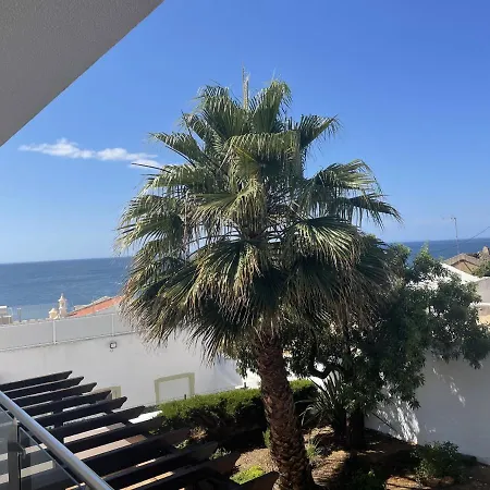 Charming Cliff Side With Stunning Views *