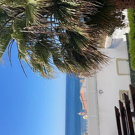 Daire Charming Cliff Side With Stunning Views *